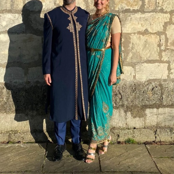 Beautiful 🤩 Saree - Picture 2 of 8